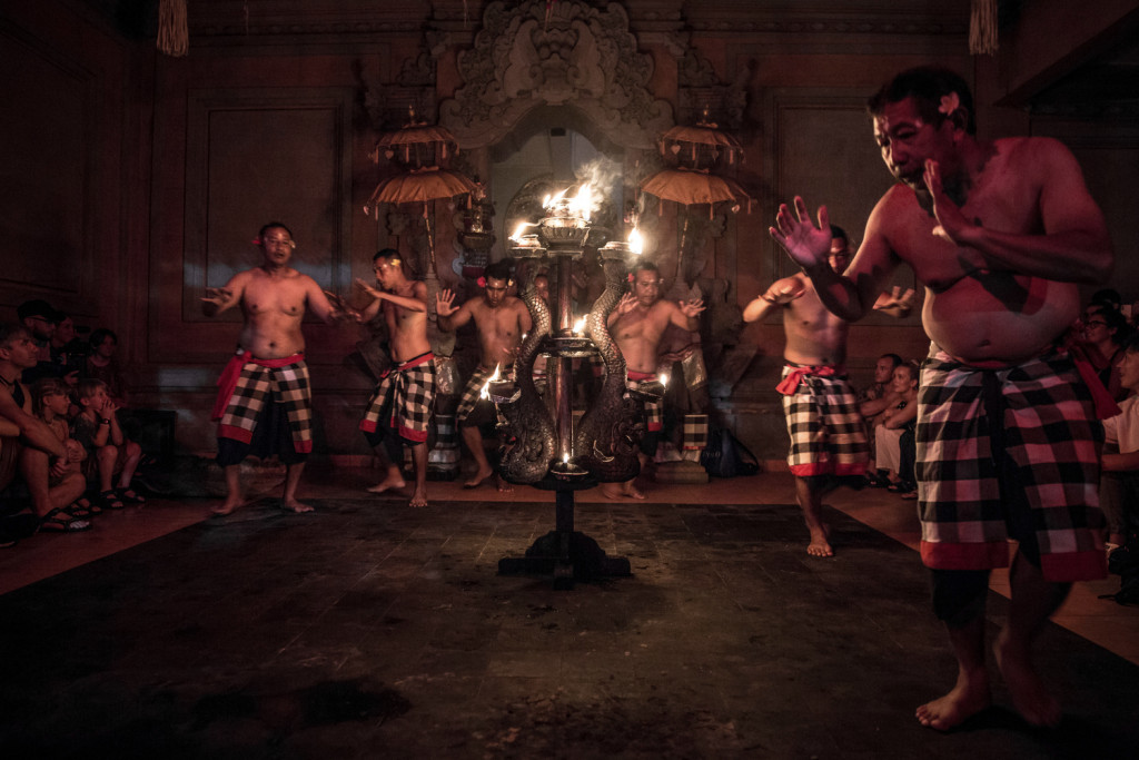 Kecak_tanc_honlap_02